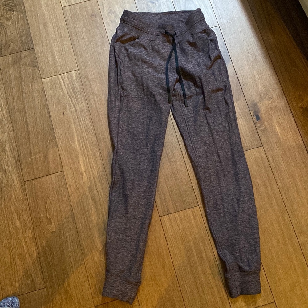 Ready to rulu jogger. Lululemon, size 2. 28 inch length.